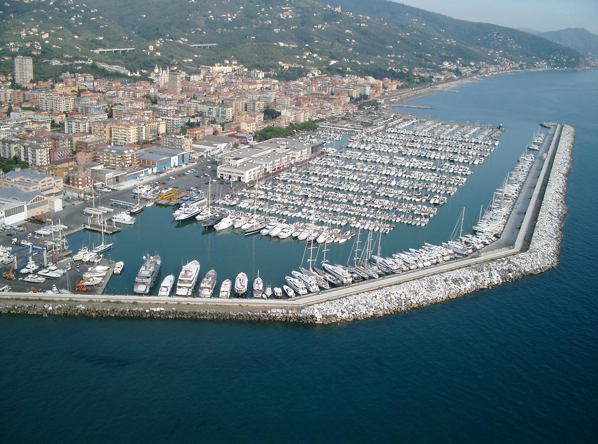 Blu Hotel Lavagna Buitenkant foto
